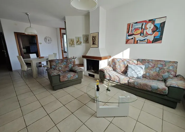 Apartment R41 - Numana: Trilocale Con Due Doppie Rom