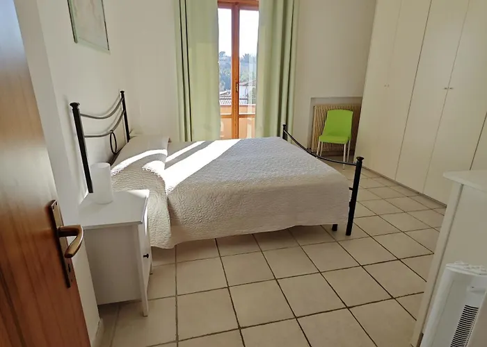 R41 - Numana: Trilocale Con Due Doppie Rom